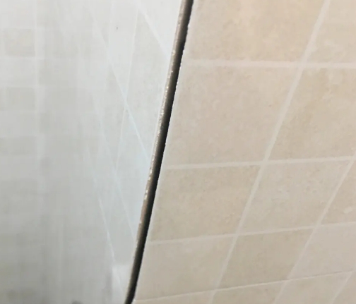 湘潭瓷砖空鼓维修公司分享阳台瓷砖脱落的修复过程可以分为以下几个步骤